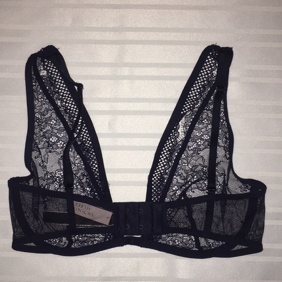 LAST ONE New VS Very Sexy Plunge Strappy Front Bra - Picture 6 of 8